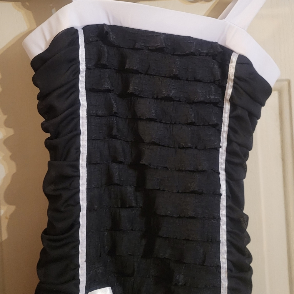 Girls size 8 dress.